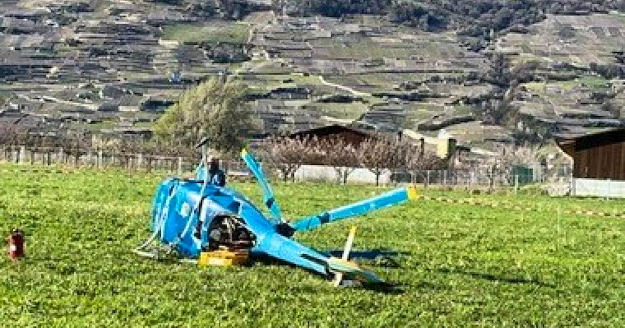 Eine Person bei Helikopterabsturz leicht verletzt