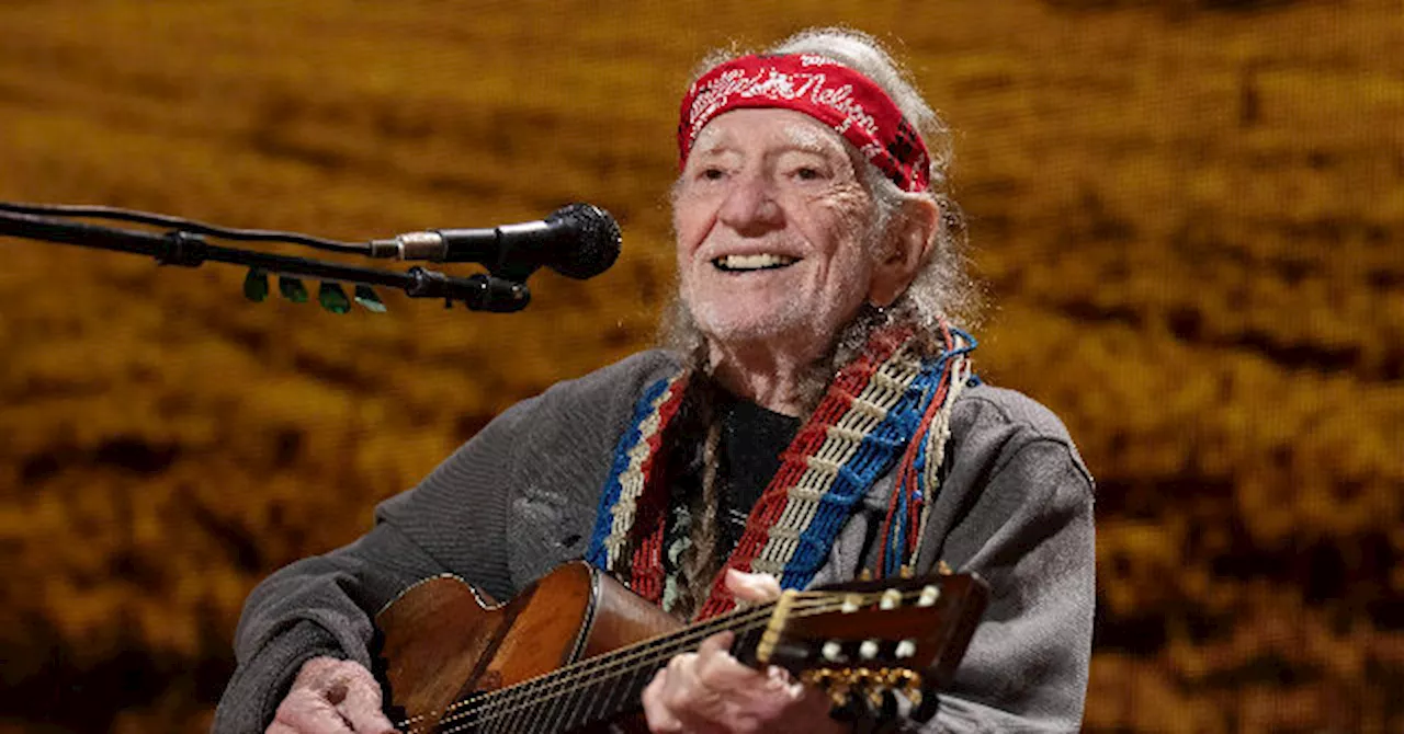 Willie Nelson Pays Tribute to Border Patrol Officers in New Cover of ‘The Border’