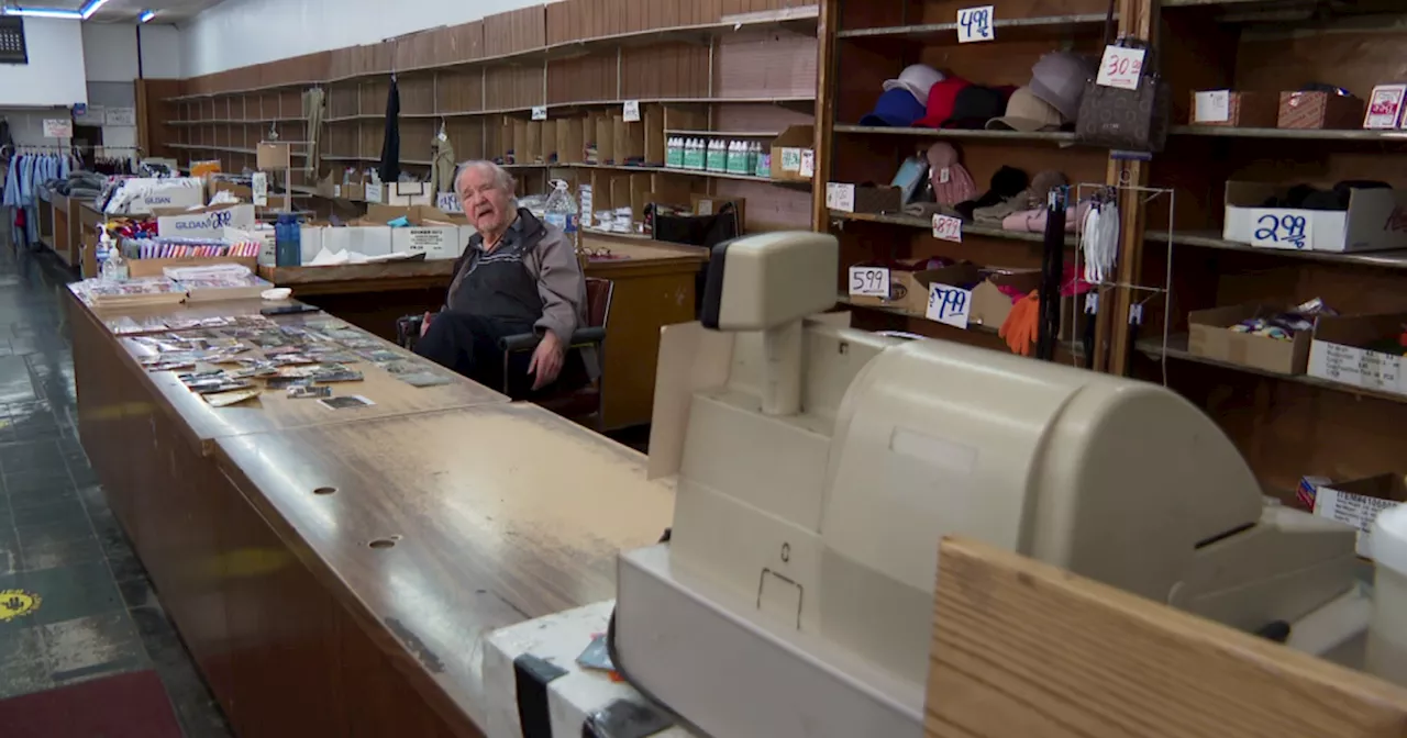 Department store calling it quits after 75 years on Chicago's West Side