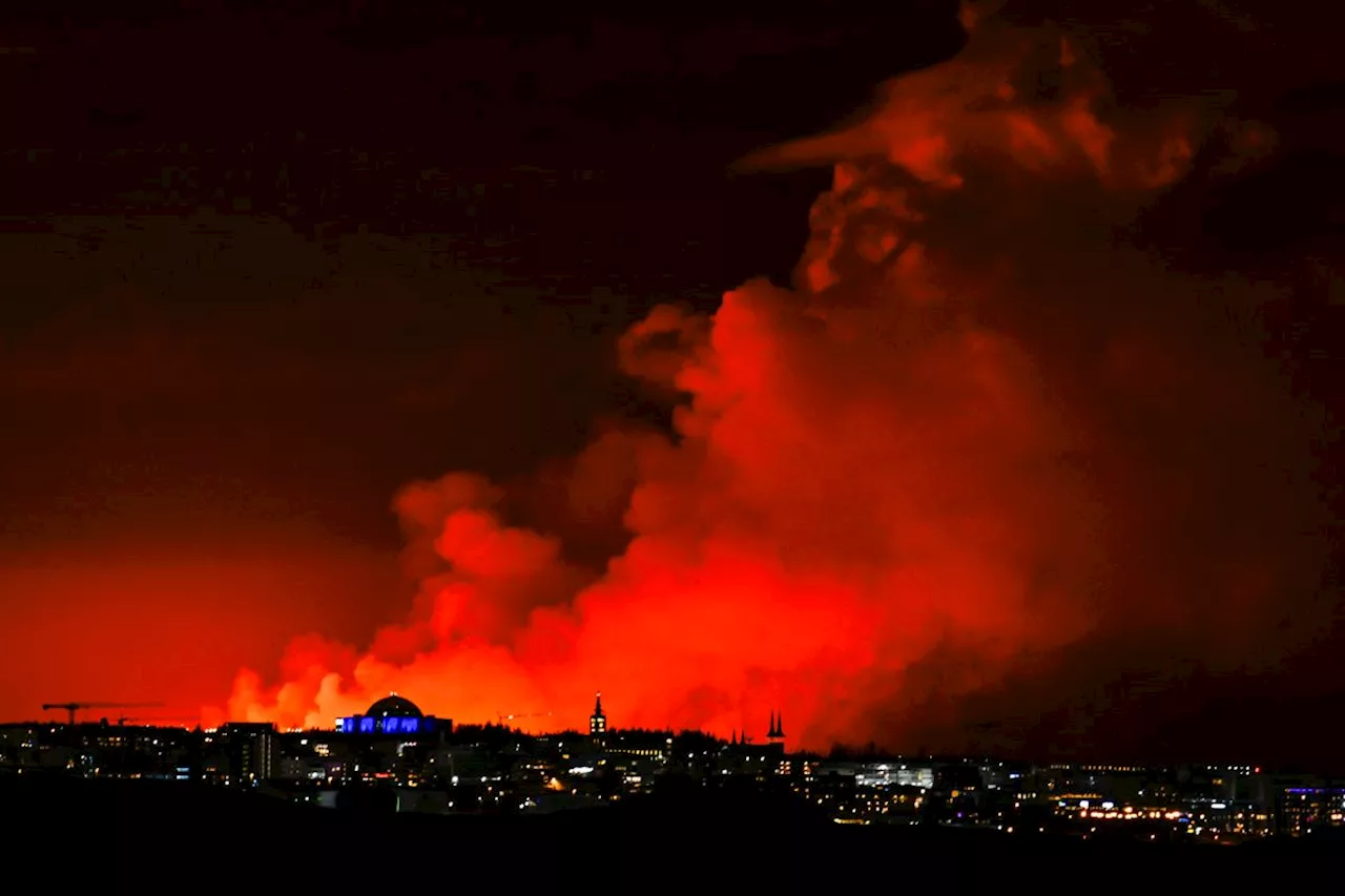 El volcán de Islandia entra en erupción; evacúan la Laguna Azul, informa una emisora ​​pública