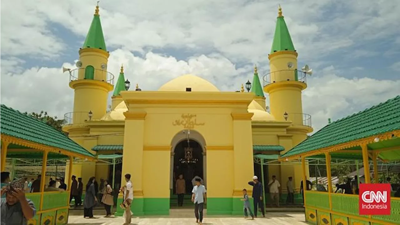 Masjid Sultan Riau yang Ditempel dengan Putih Telur di Pulau Penyengat