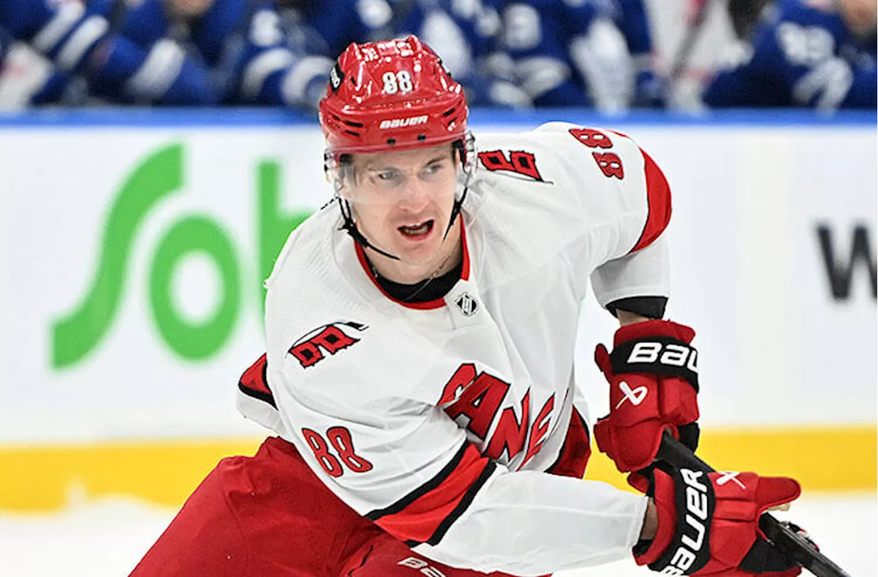 Hurricanes vs Maple Leafs Odds, Picks, and Predictions Tonight: Cash that Czech