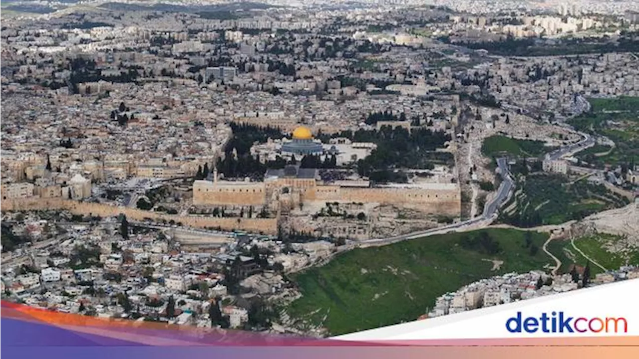 Foto Udara Kota Tua Yerusalem, Tempat Al-Aqsa Berdiri