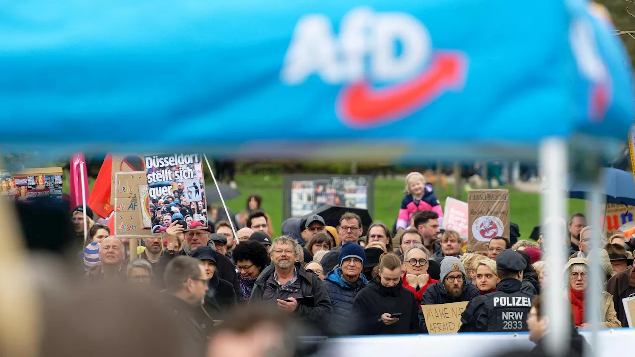  Mehrere Tausend Menschen demonstrieren gegen Rechtsextremismus