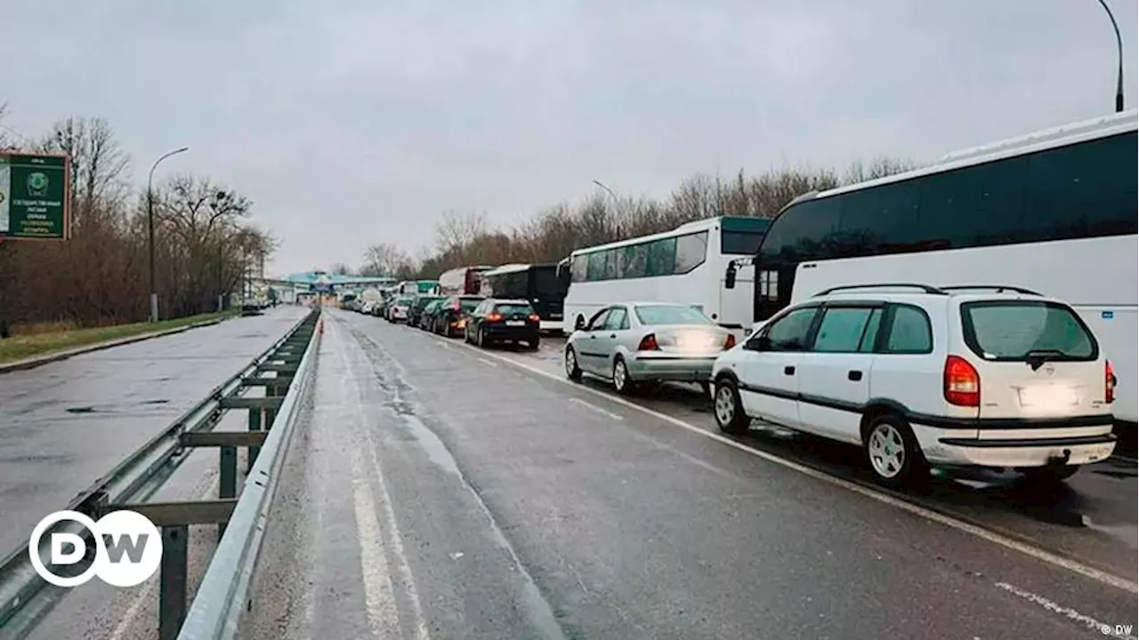 На границе Беларуси и ЕС снова большие очереди