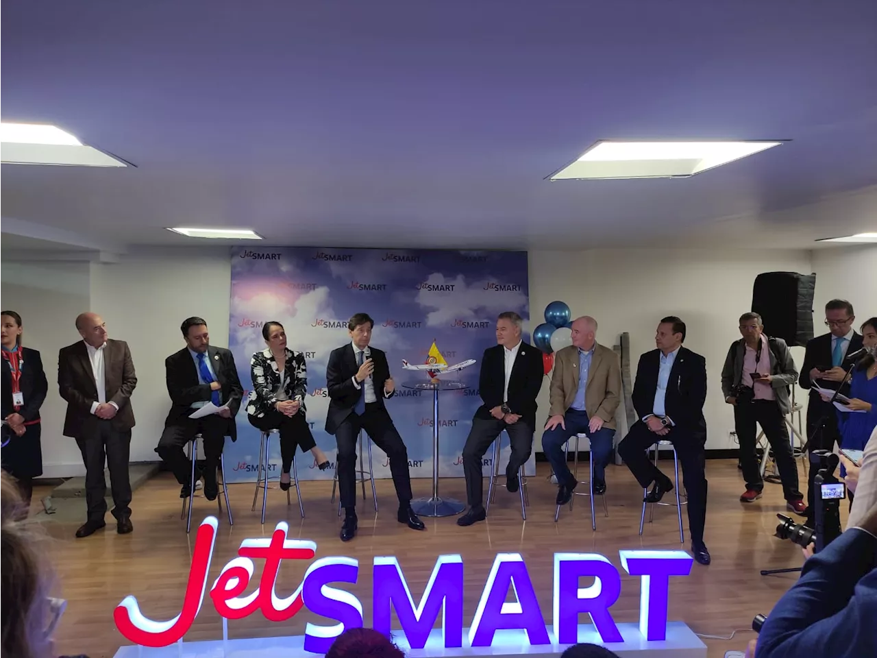 Jetsmart inició su operación nacional con vuelo Bogotá-Medellín