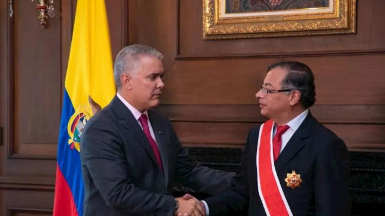 El choque entre presidente Gustavo Petro e Iván Duque tras propuesta de constituyente