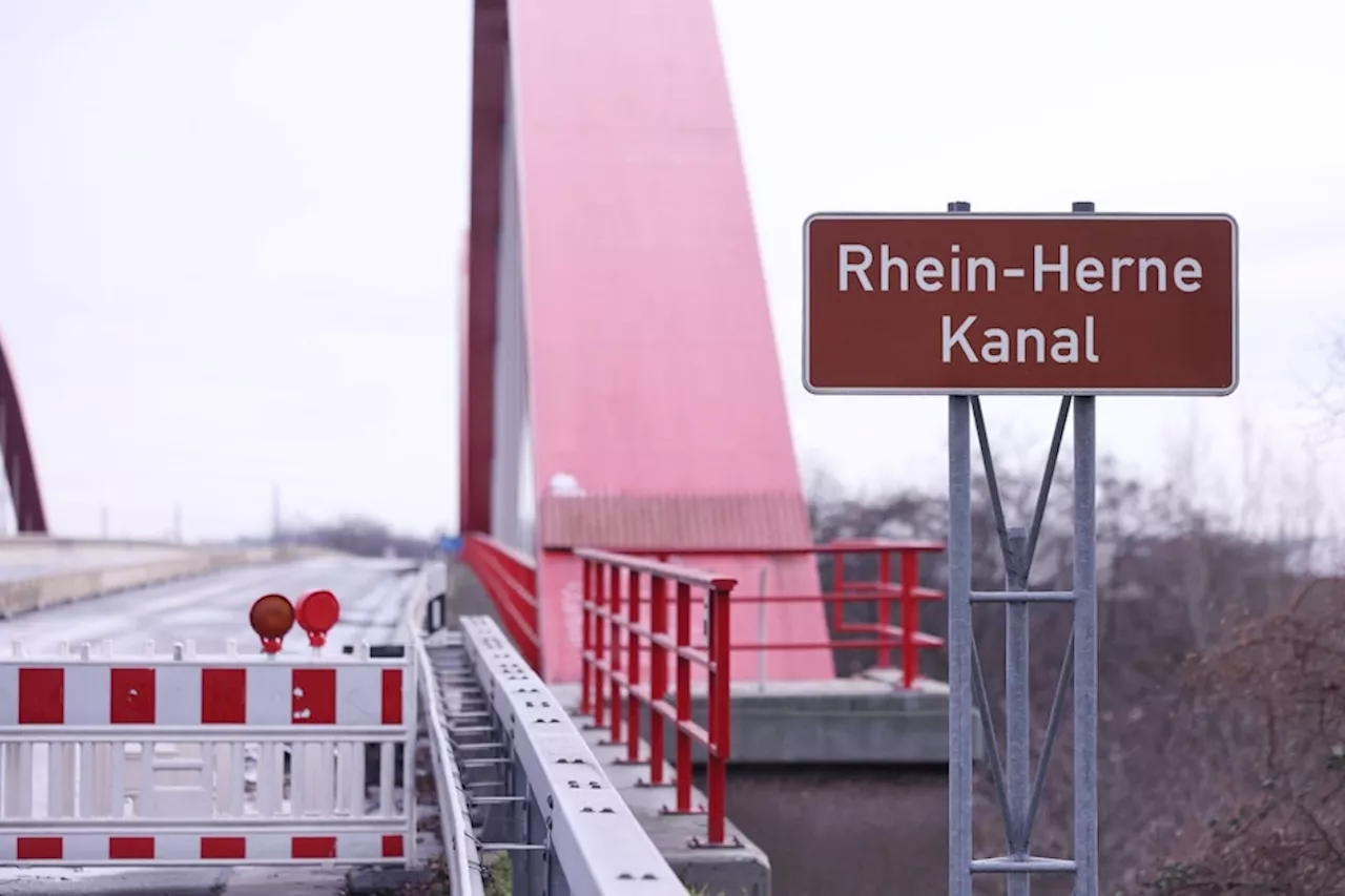 Über A42-Brücke rollen wieder Autos