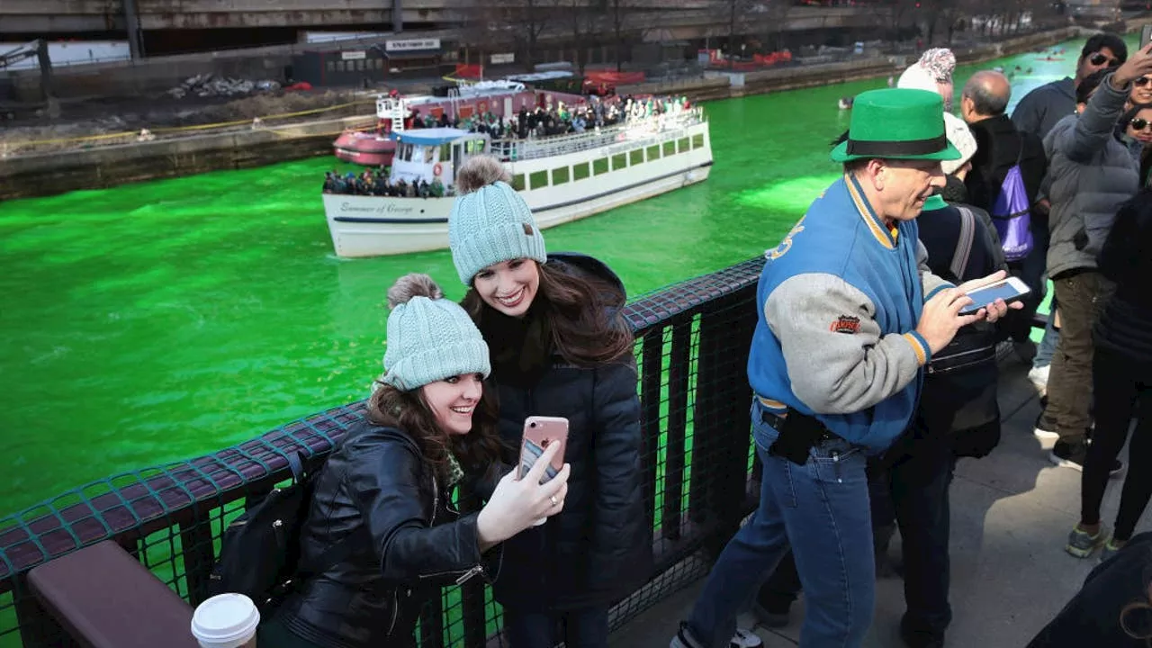 WATCH: Chicago River dyed green to kick of St. Patrick's Day weekend