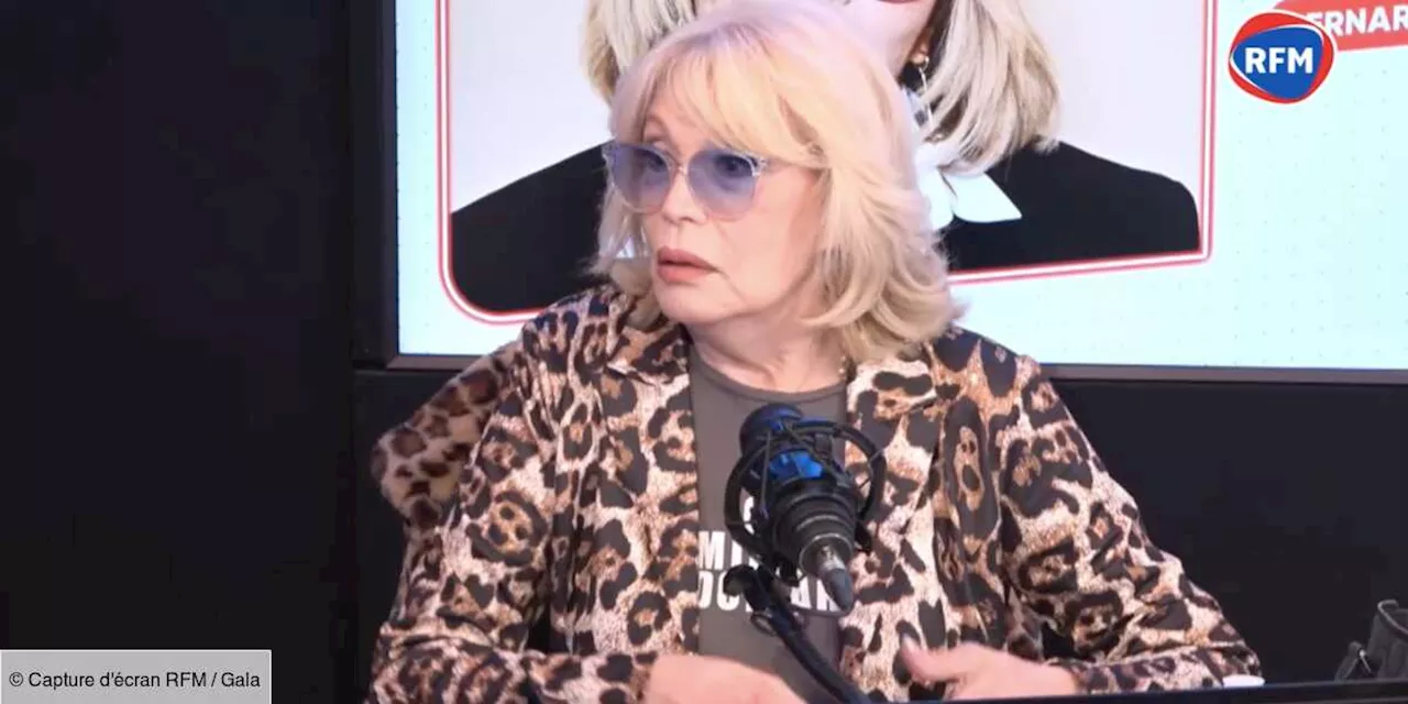 – Amanda Lear s’amuse de son histoire d’amour avec David Bowie : “Il se maquillait plus que moi”