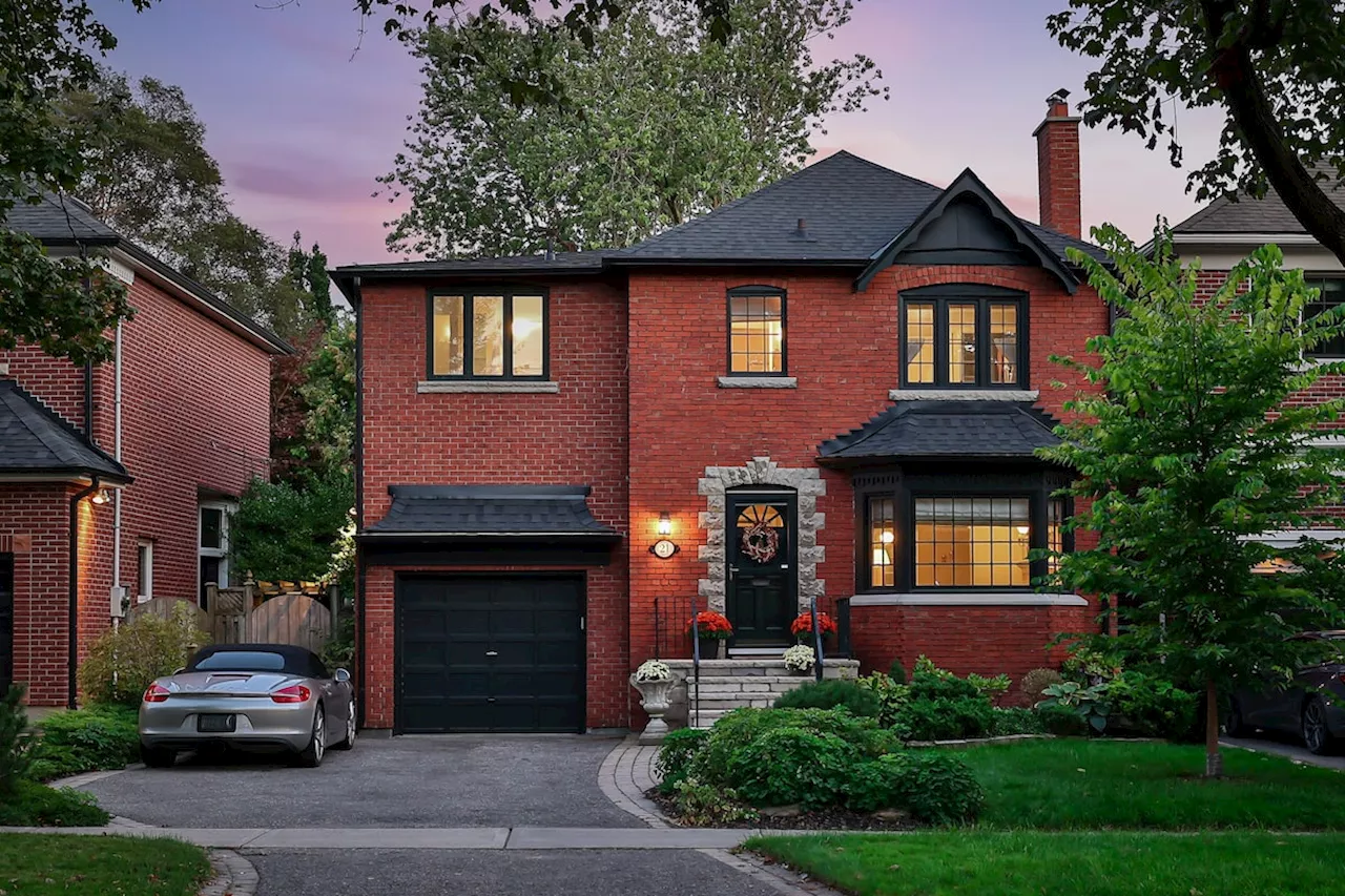 Buyer offers extra $30,000 to close deal on Leaside home