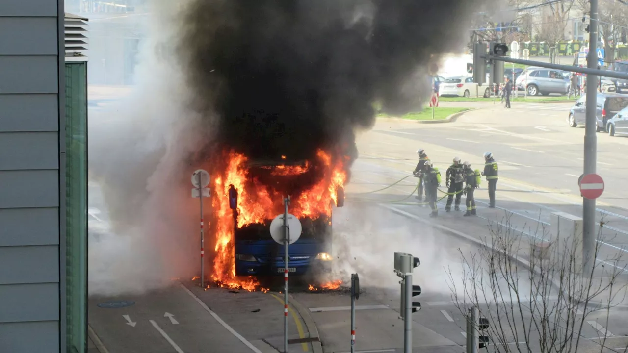 Busfahrer wollte Brand löschen – was dann passierte