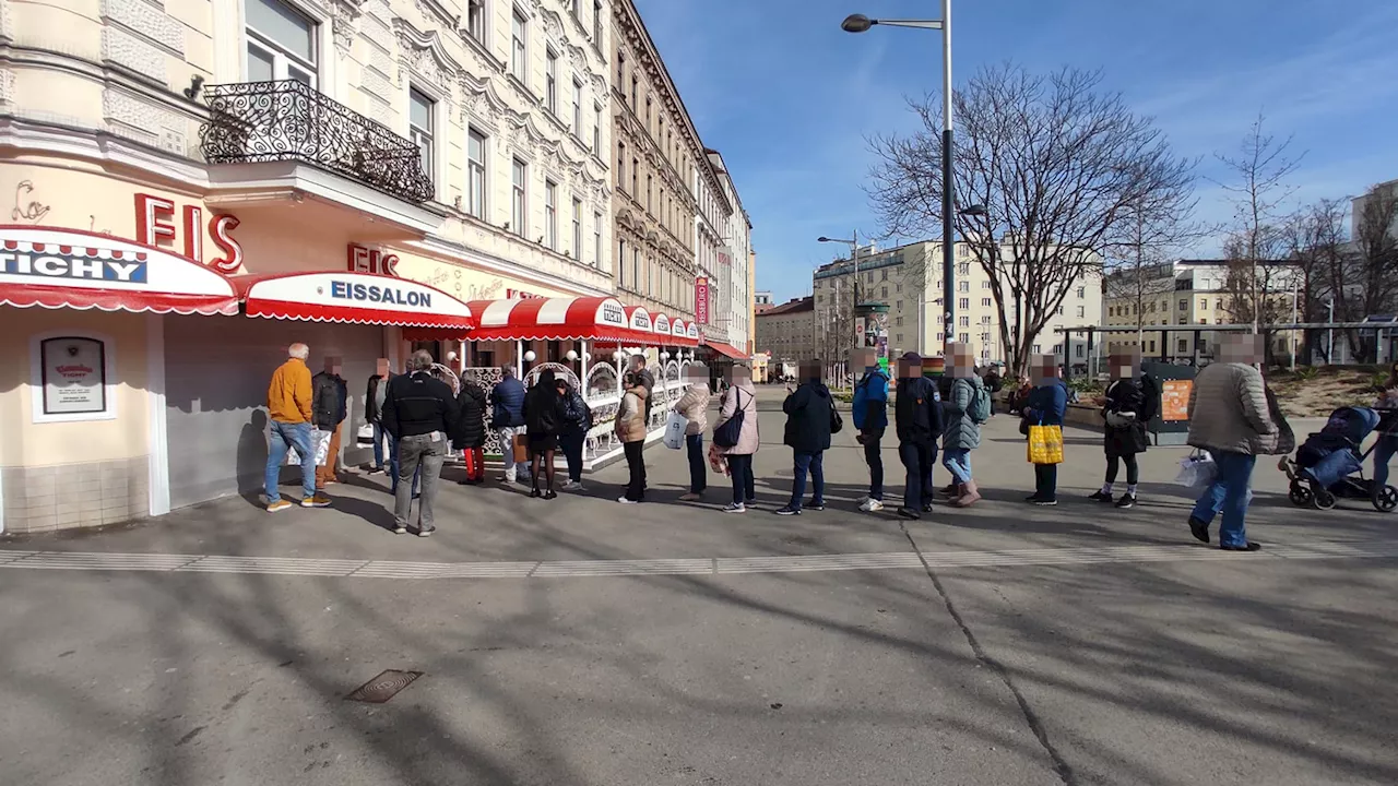 Eis zum Frühstück: Riesige Schlange vor Wiener Eissalon