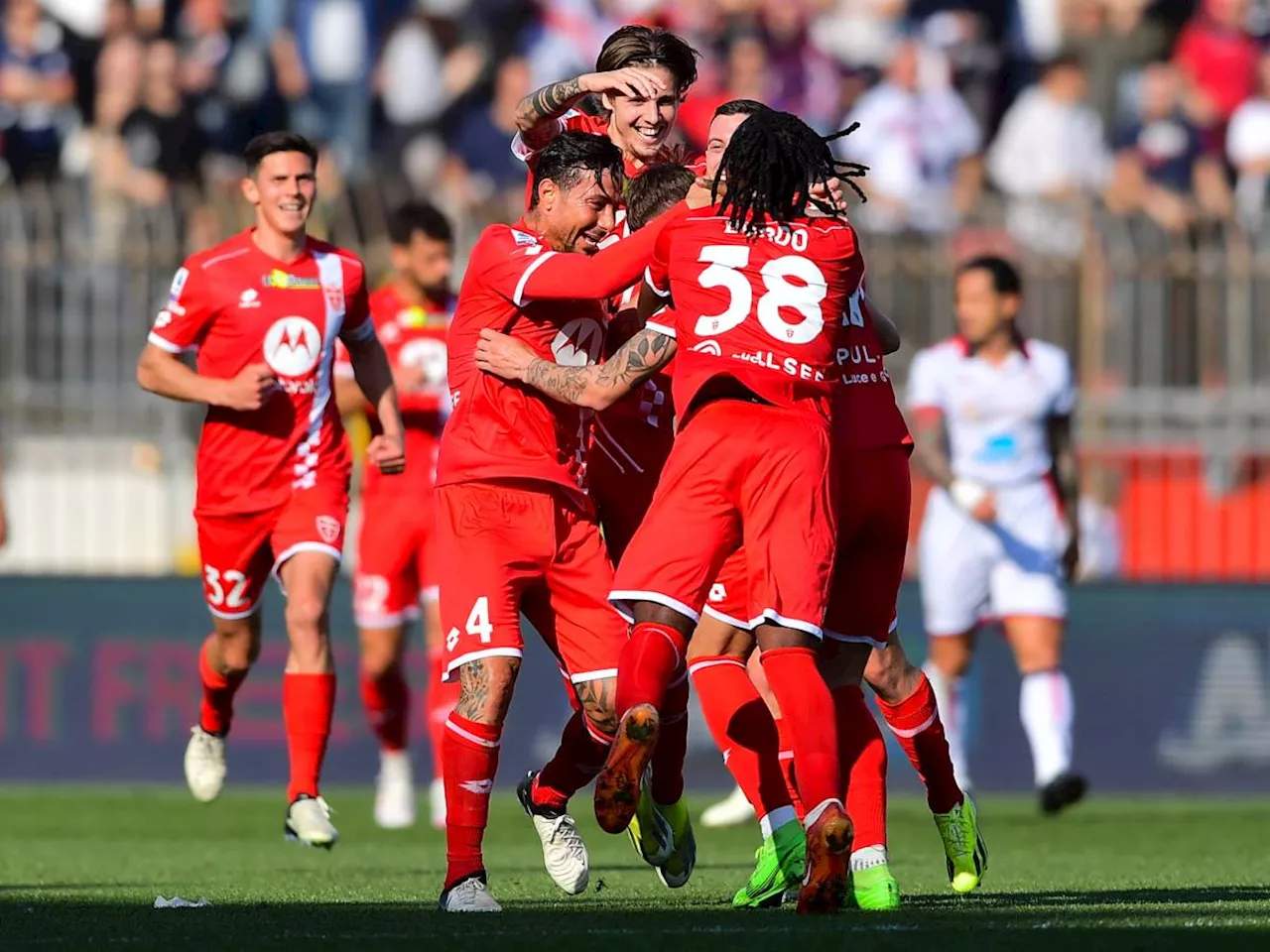 Un eurogol di Maldini fa sognare il Monza, Cagliari battuto 1-0