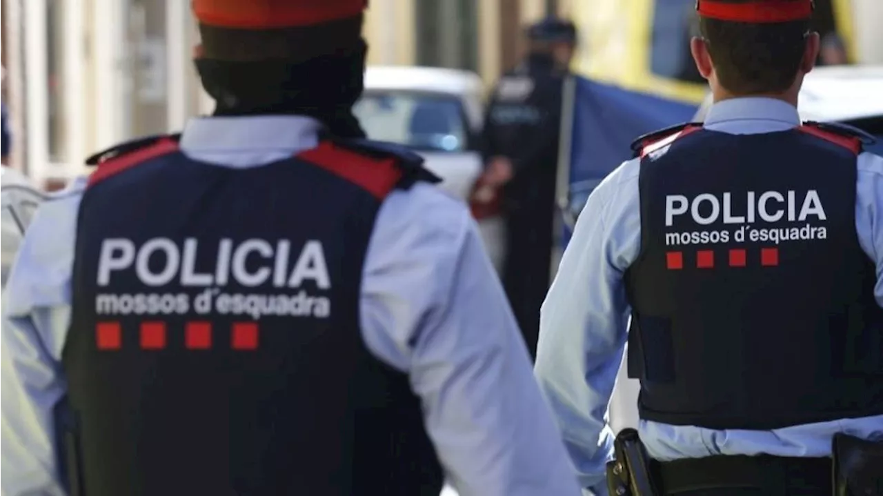 Muere un trabajador al caer de un octavo en Nou Barris, Barcelona