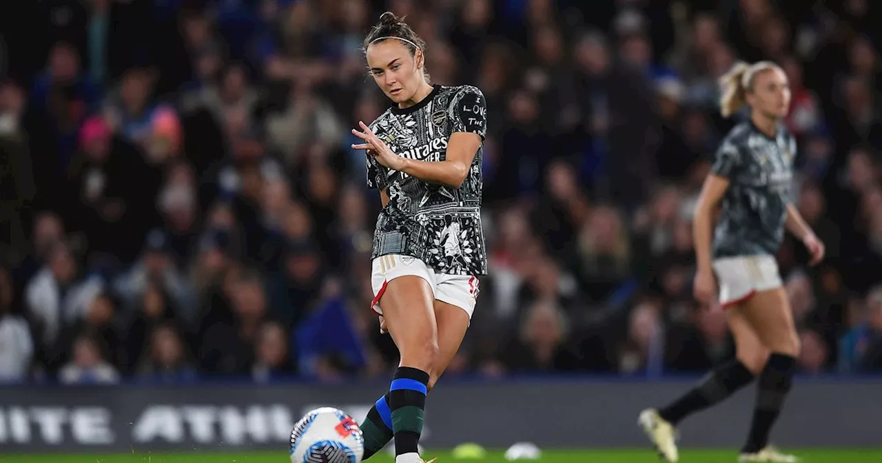 Chelsea vs Arsenal women delayed by 30 minutes due to 'embarrassing' kit error