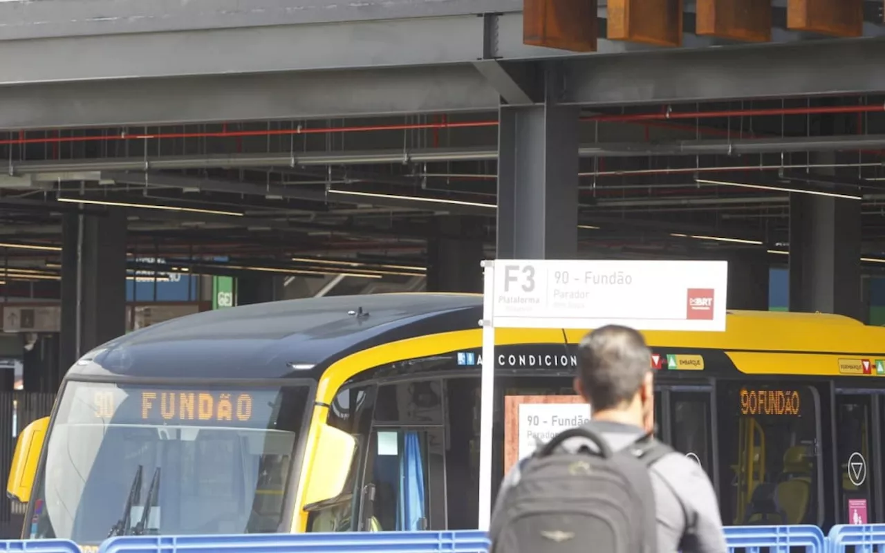 Nova linha do BRT que liga o Fundão ao Terminal Gentileza começa a operar