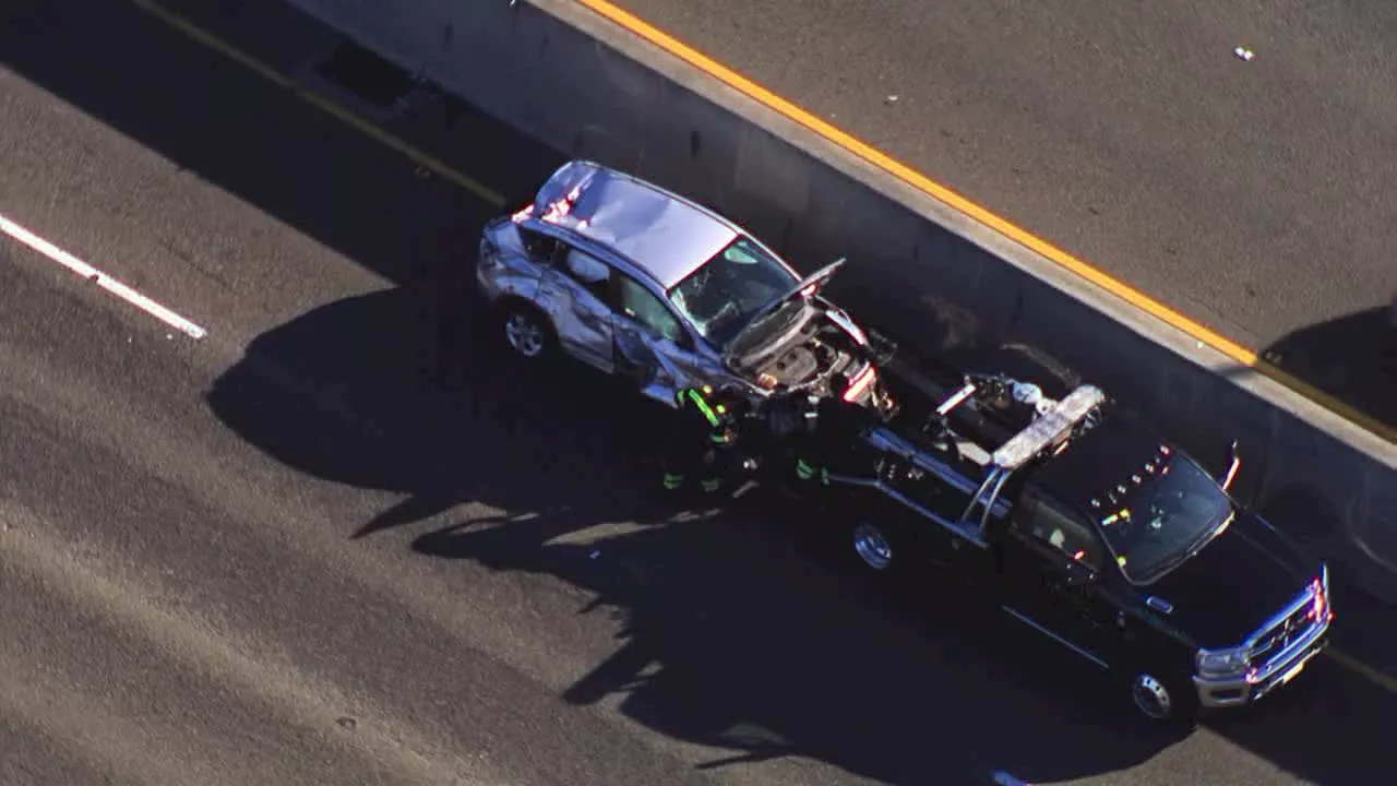 5-vehicle hit-and-run crash on I-880 in Oakland, CHP says roadway has reopened