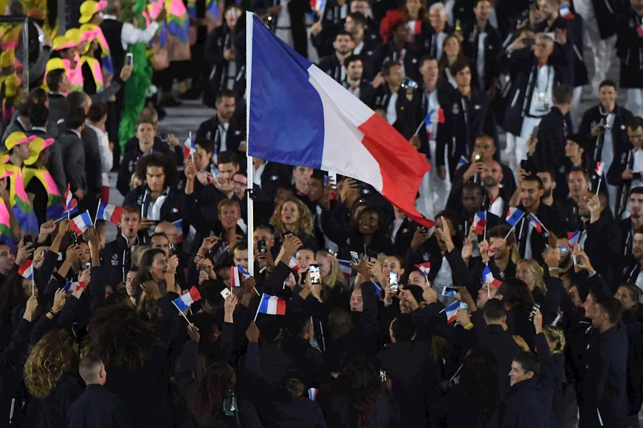 JO Paris 2024 : les critères de sélection des porte-drapeaux sont-ils trop stricts ?