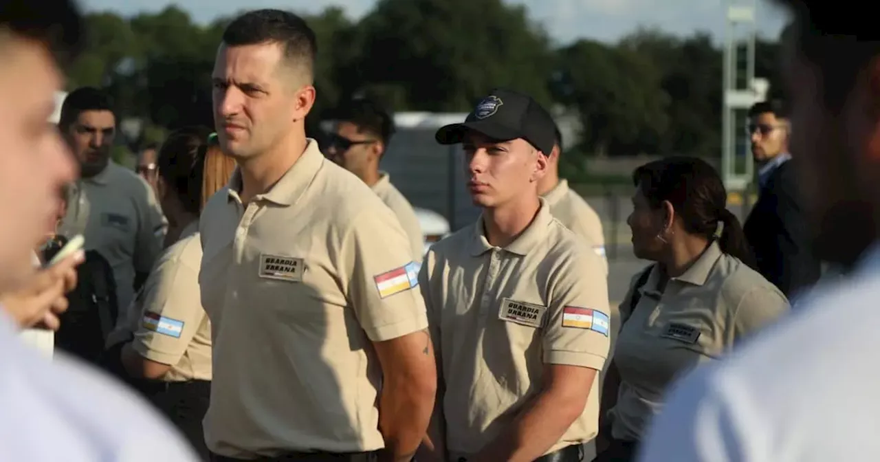 A la espera de la ropa, la Guardia Urbana usaría “pecheras”