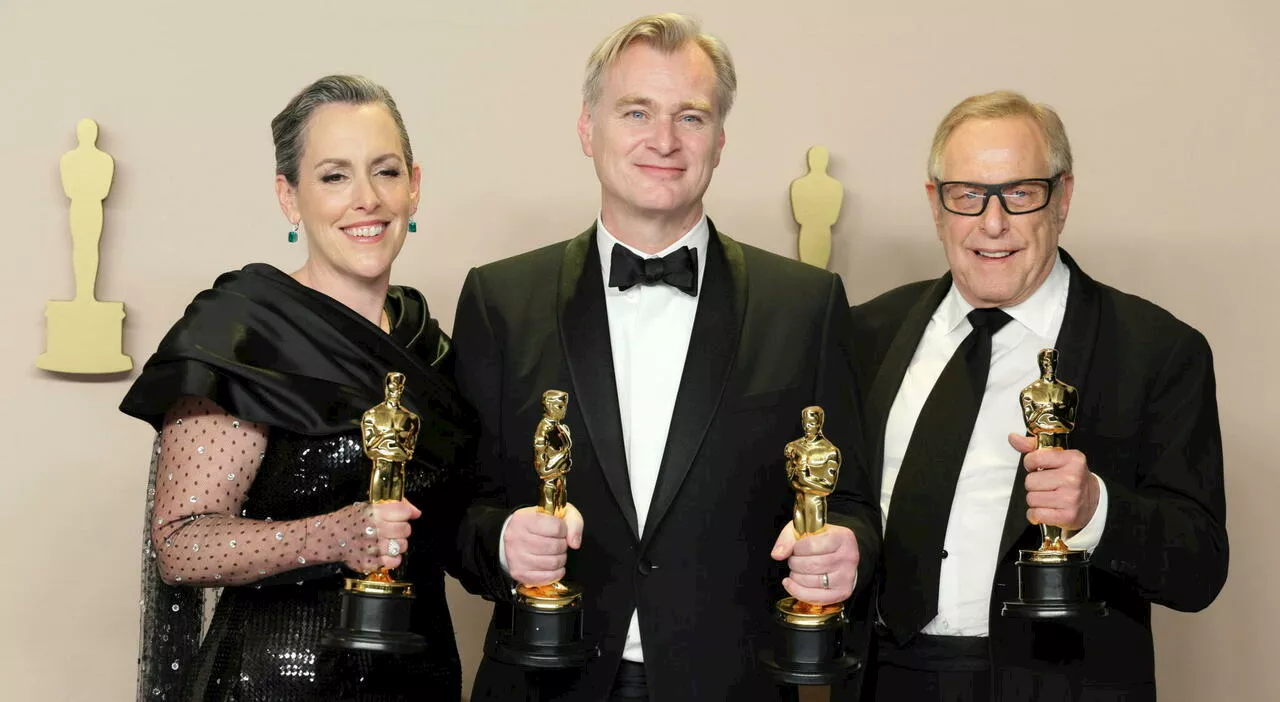 Oscar 2024, Oppenheimer asso pigliatutto. Per il film di Nolan miglior film, regia, attore protagonista e non