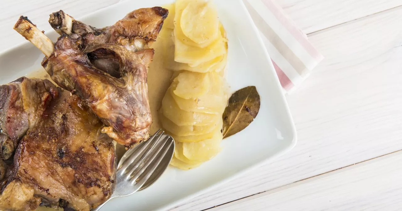 L'épaule d'agneau aux épices et pommes boulangères de Cyril Lignac