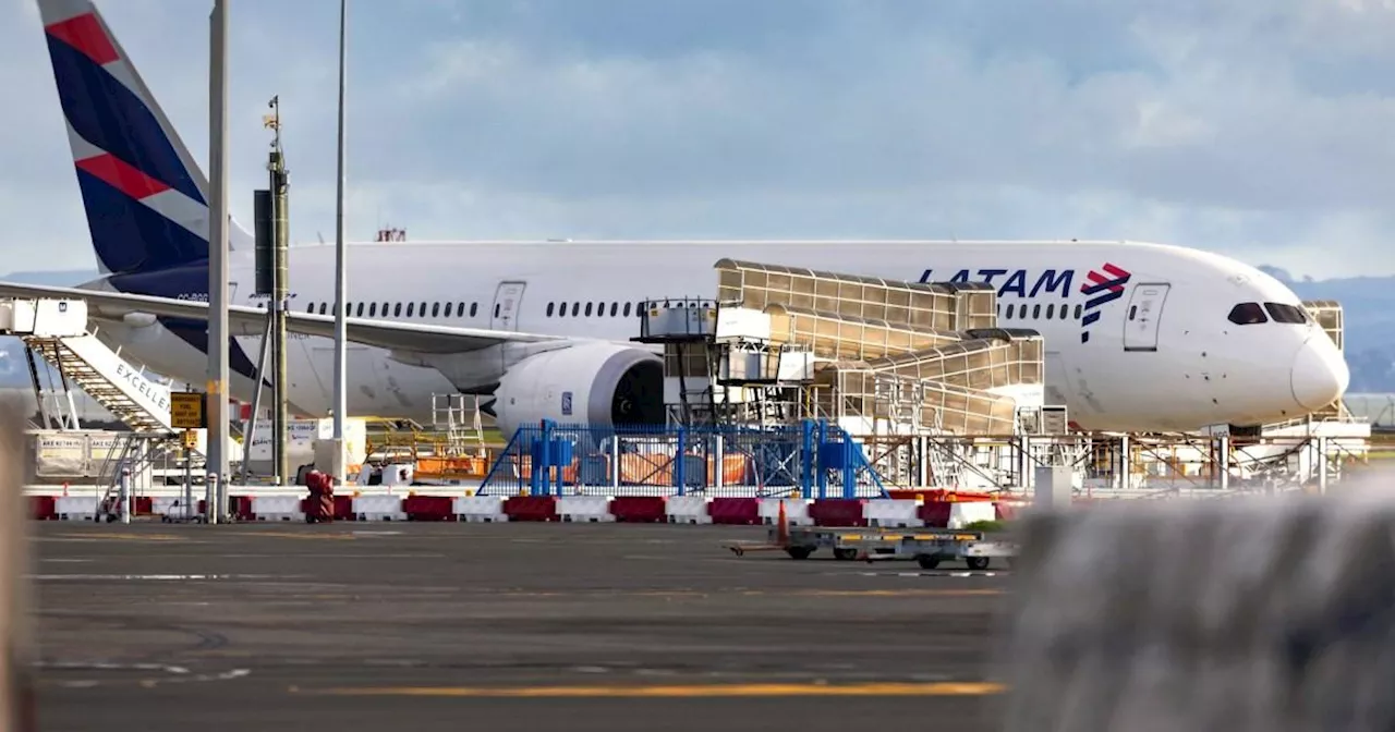 Boeing pilots told to check cockpit seats after LATAM Airlines plunge