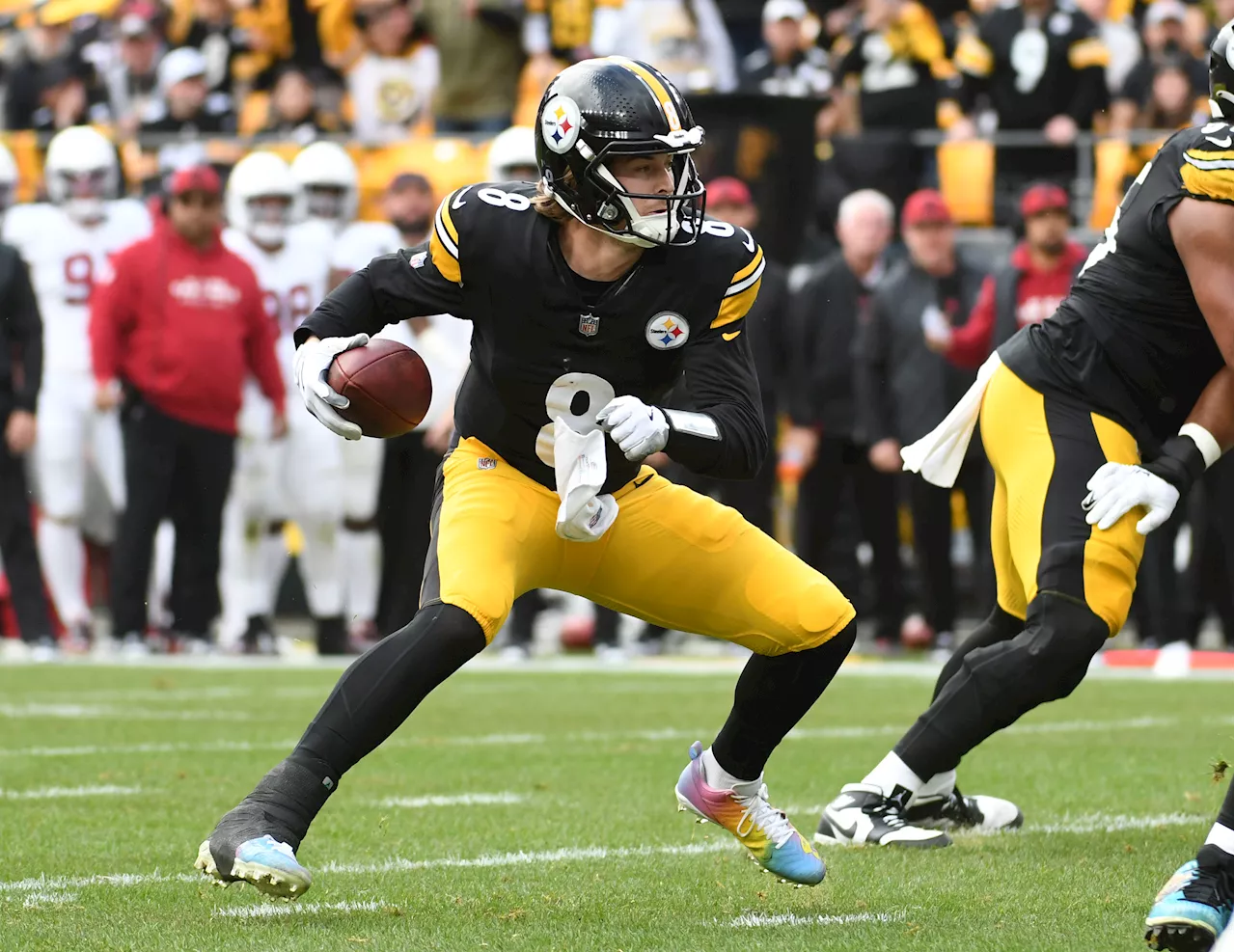 Eagles acquire former Steelers first-round pick Kenny Pickett in trade: Source