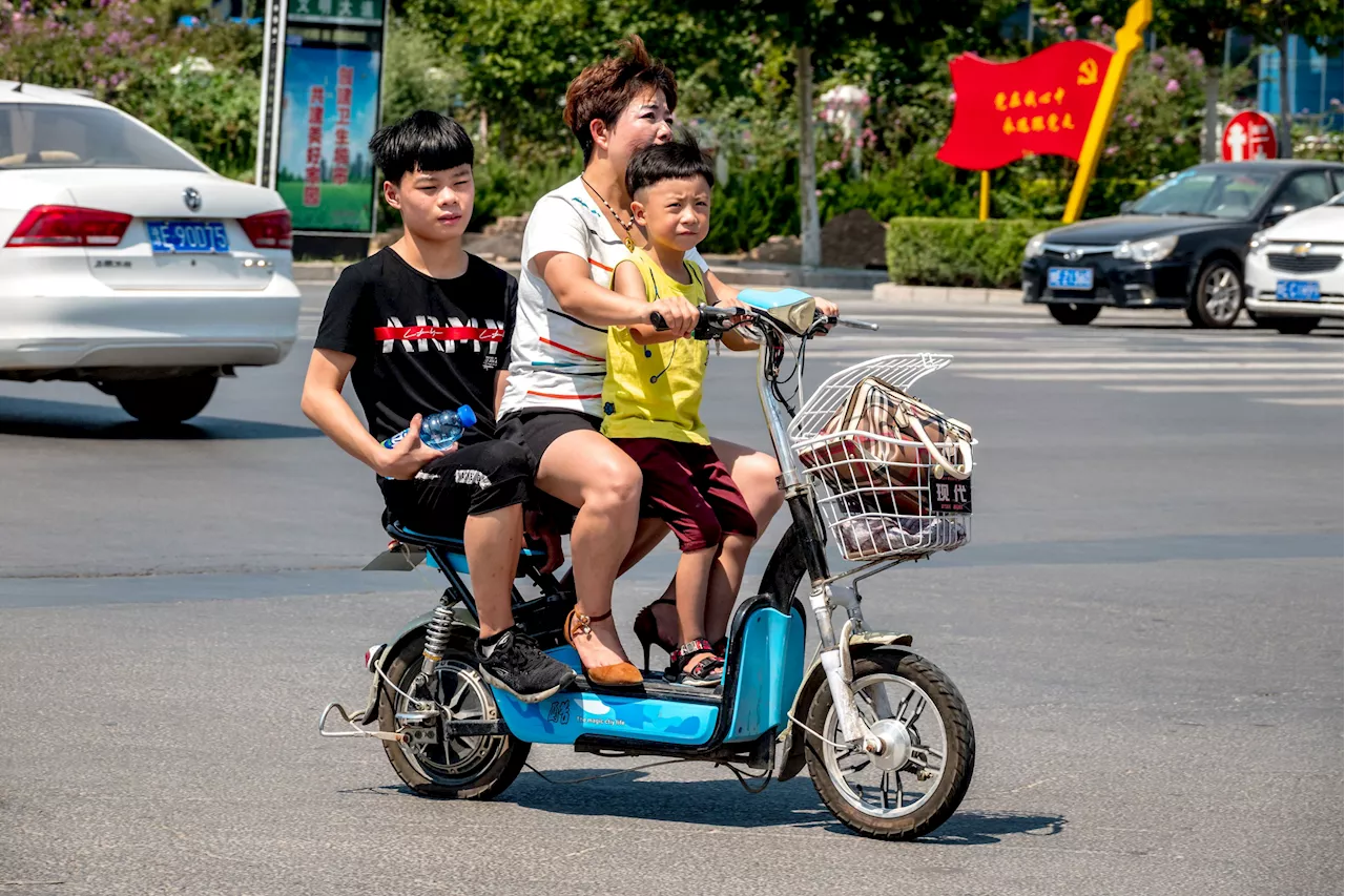 Chinese Economist's Dire Forecast for China's Birth Rate Crisis