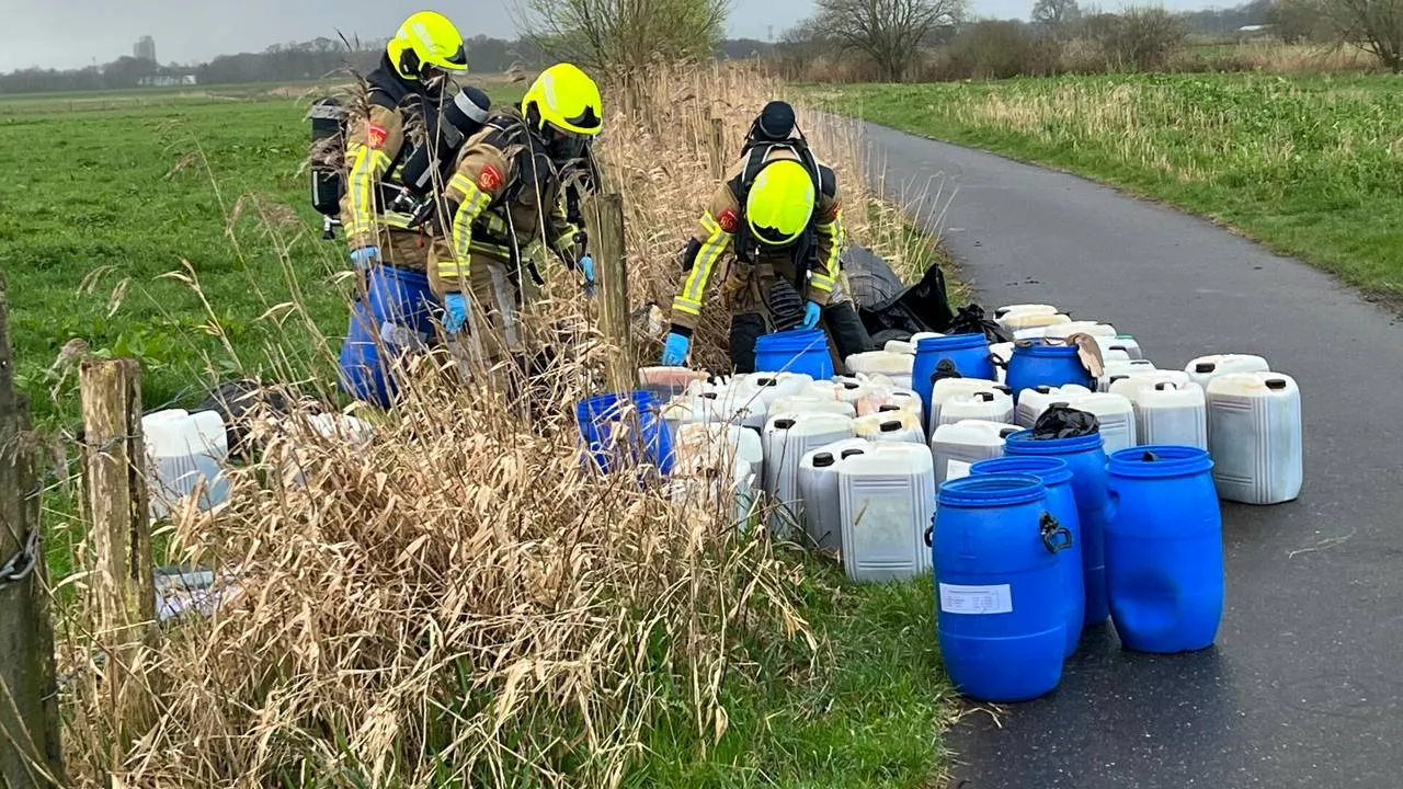 112-nieuws: vaten gevonden in Breda • mes en bijl in auto