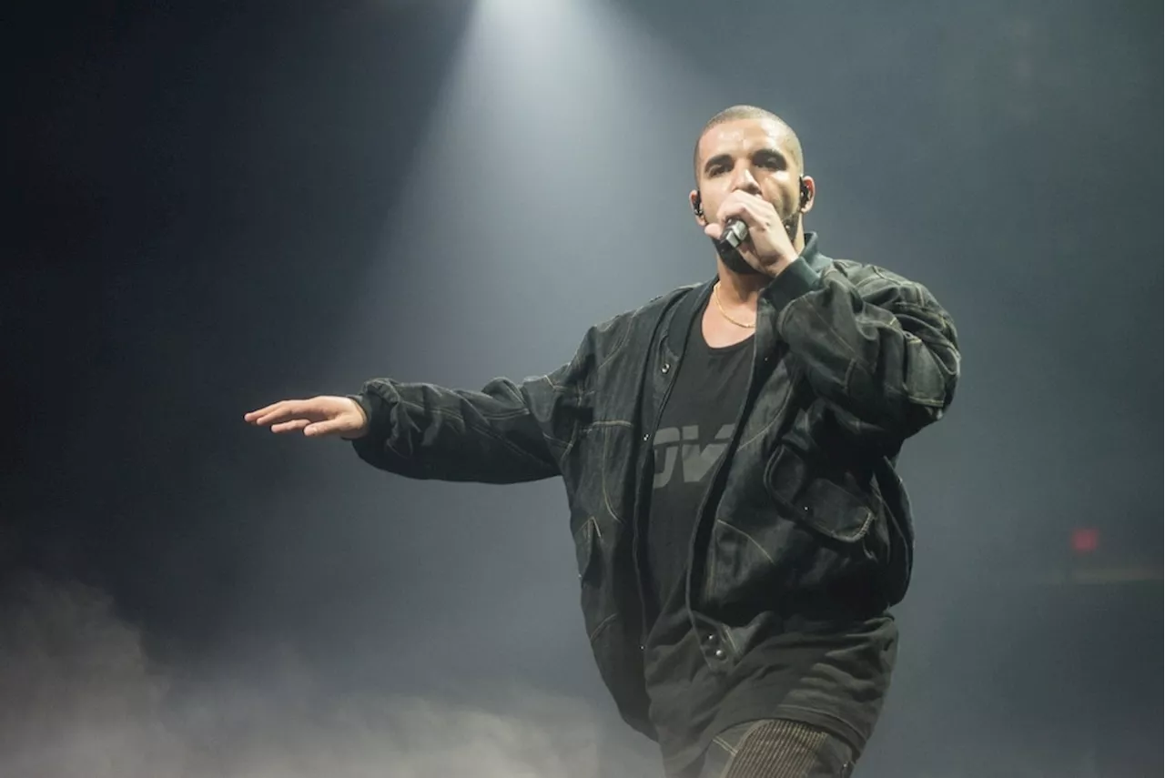 During San Antonio show, Drake gives away $35,000 to fans facing hard times