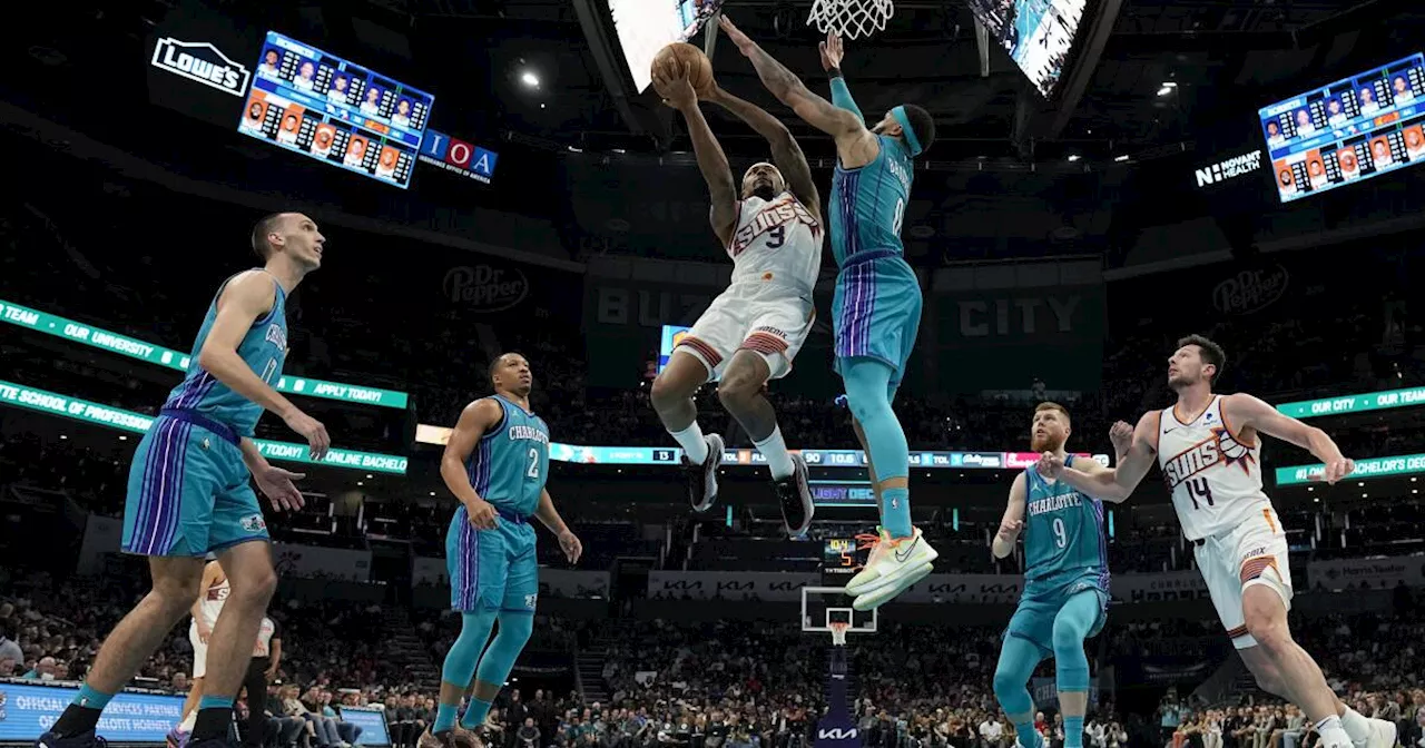 Booker anota 21 y Suns usan ofensiva balanceada para derrotar 107-96 a Hornets