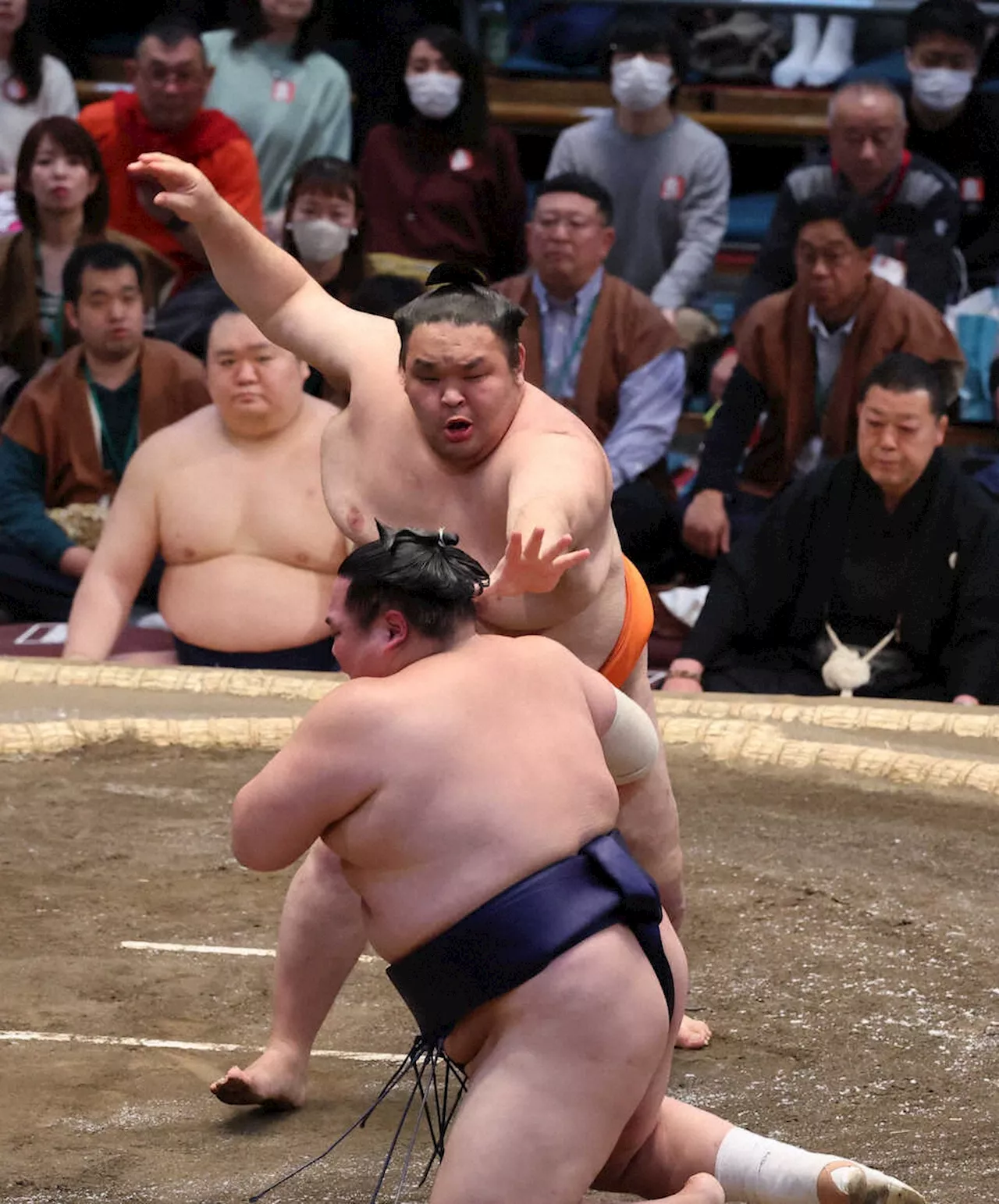 十両・水戸龍が同学年の友風を破って5勝目「学生の頃を思い出した」日大の先輩たちの応援を力に