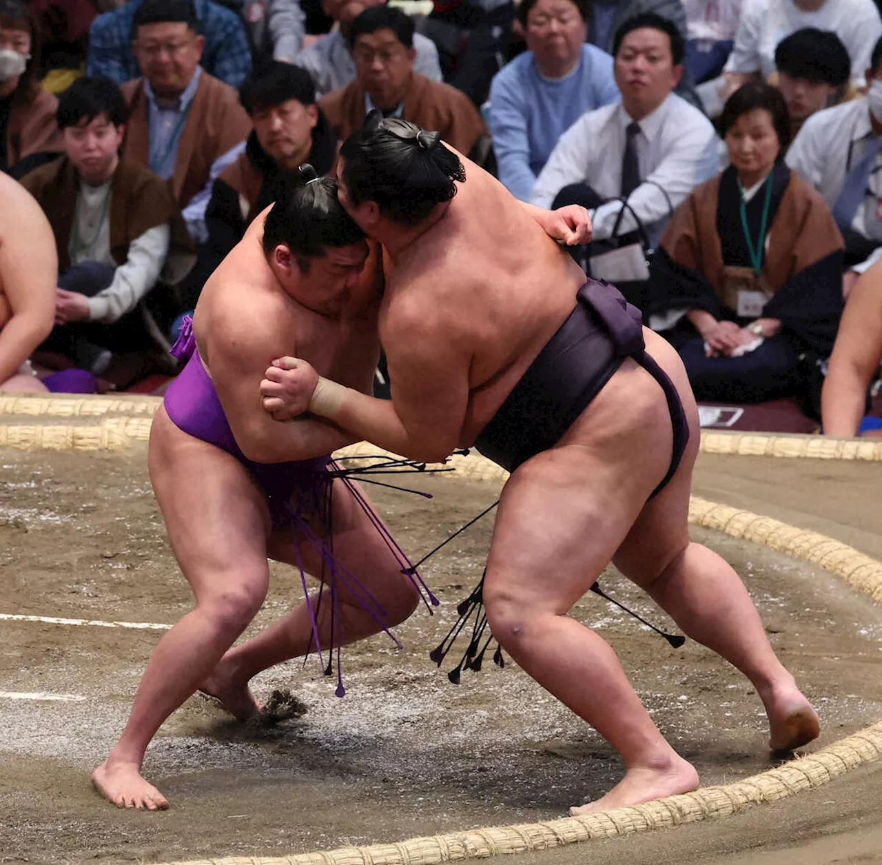 “荒れる春場所”新入幕・尊富士が無傷7連勝で単独首位!小結・阿炎が敗れ1敗の上位力士消えた…