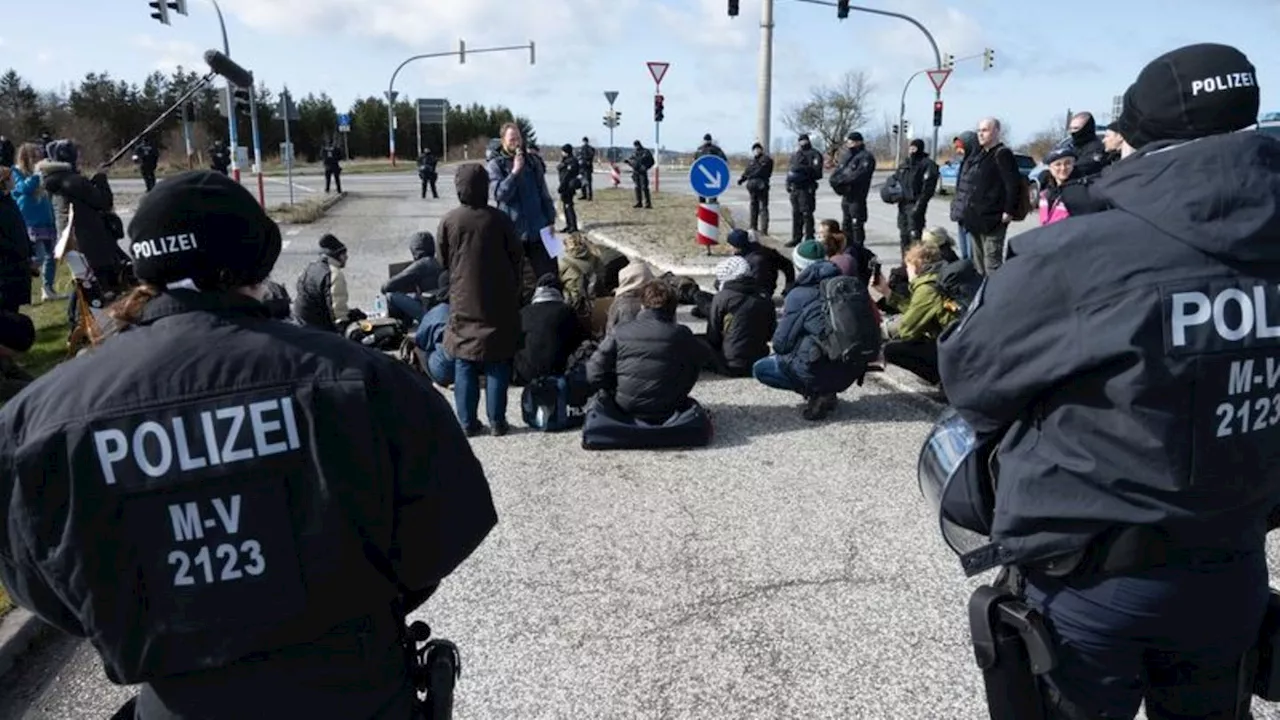 Klima: Letzte Generation demonstriert auf Rügen gegen LNG-Terminal