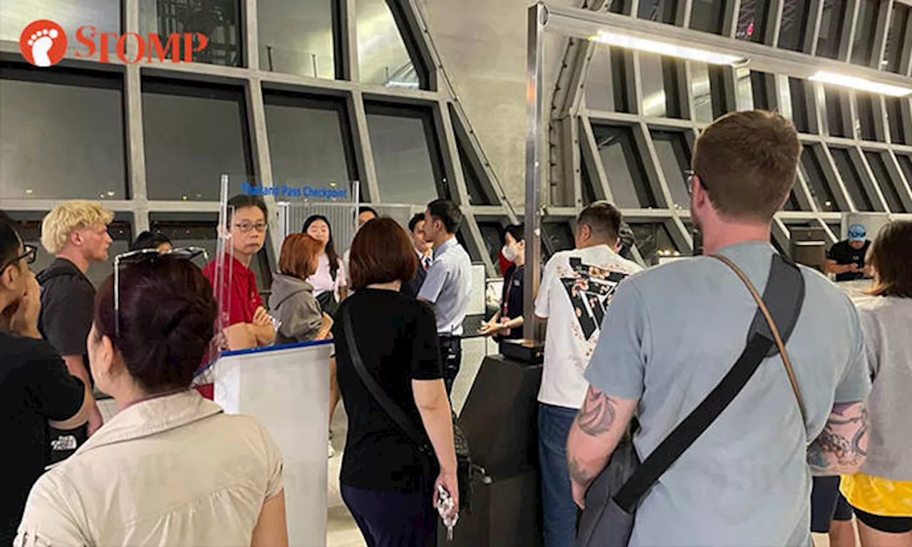 'Chaos and madness': Passengers stranded in Bangkok after Jetstar flight to Singapore delayed