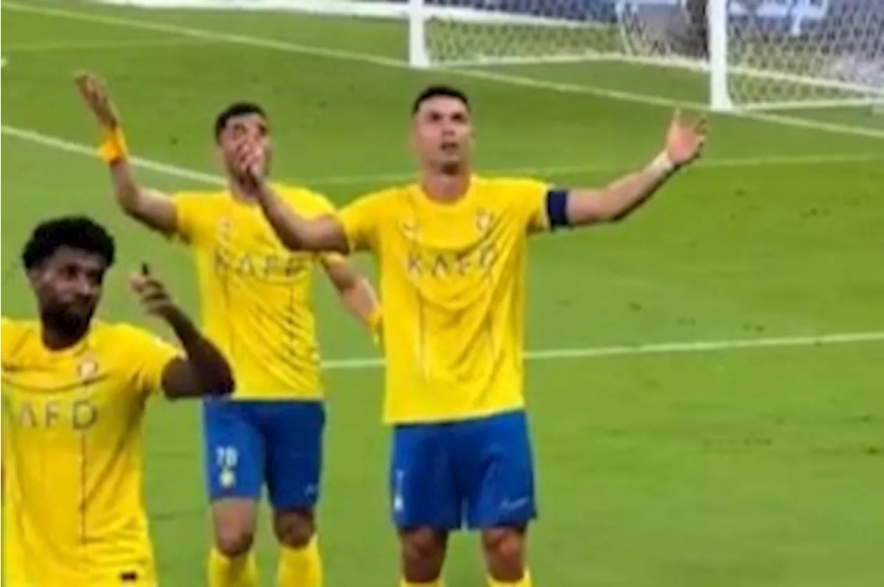 Cristiano Ronaldo furious as fans throw water balloons at Al-Nassr teammates in Saudi Pro League encounter...