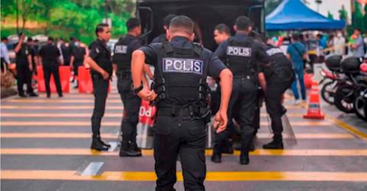 Man detained, five cases of red paint splashing in JB solved