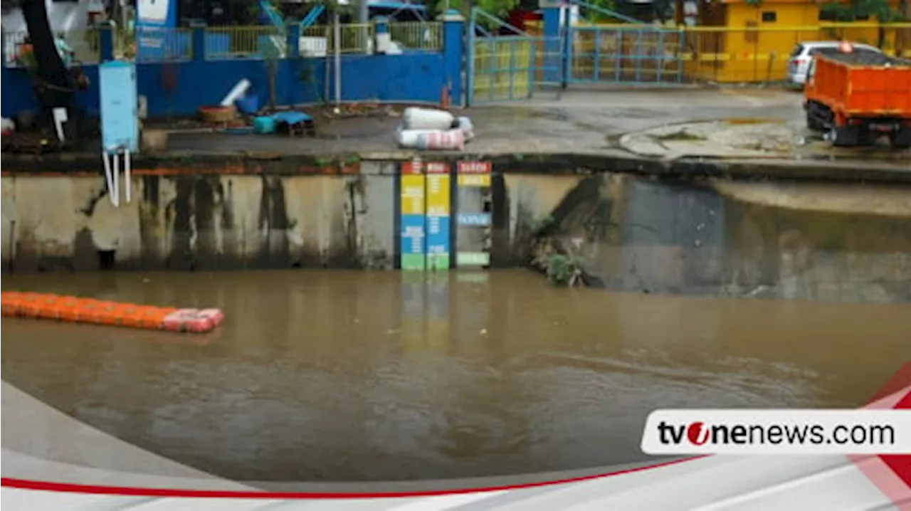 Sabtu Pagi, Pintu Manggarai Siaga 4 dengan Ketinggian Air 700 Sentimeter