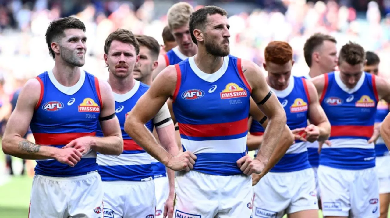 Luke Beveridge issues blunt response to questions over Jack Macrae and Caleb Daniel