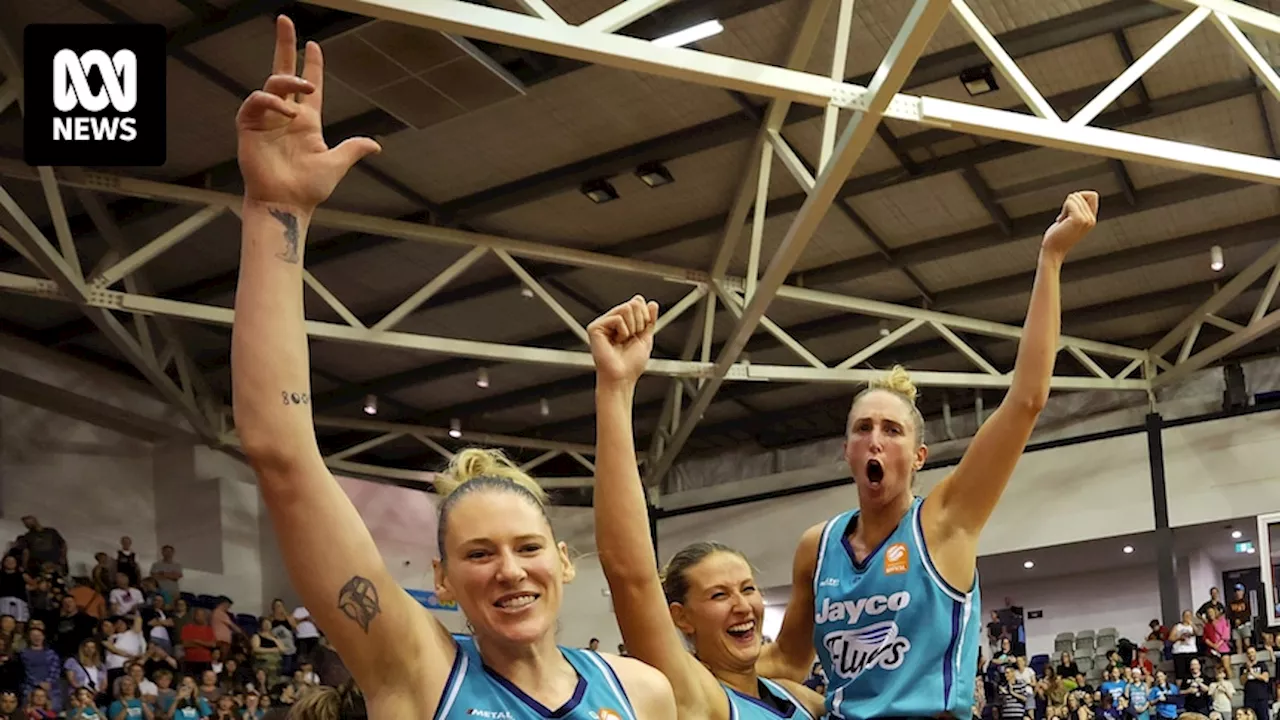 Southside Flyers win WNBL grand final game three against Perth Lynx, Lauren Jackson wins sixth championship