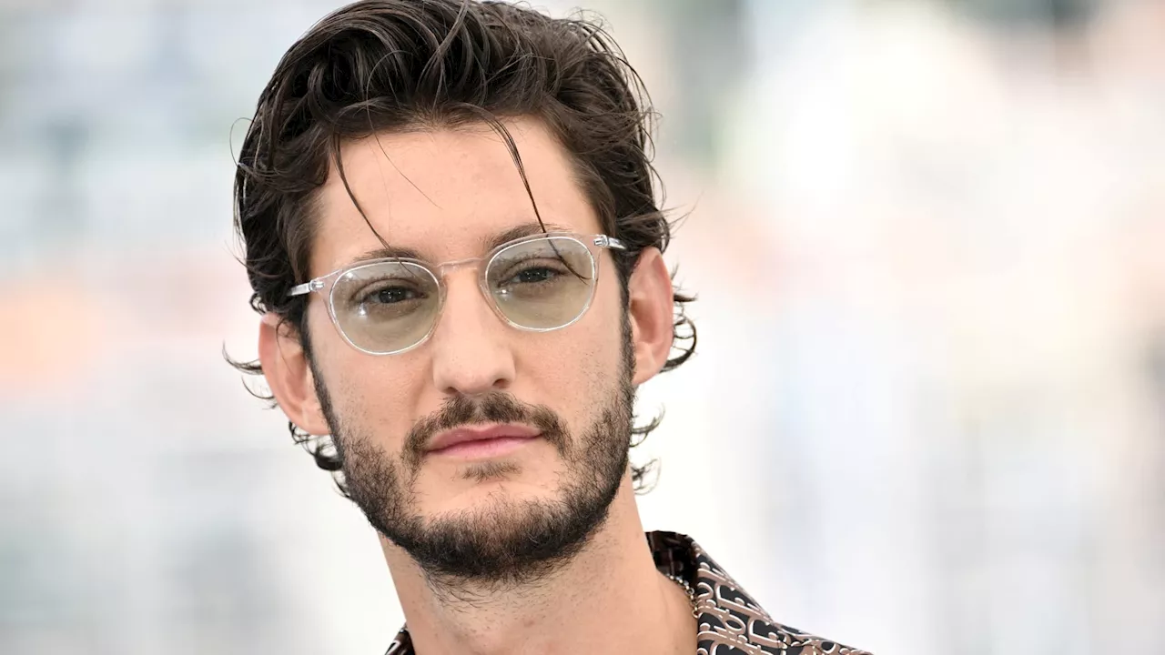 Pierre Niney va jouer un gourou toxique dans le prochain film du réalisateur de 'Boîte noire'