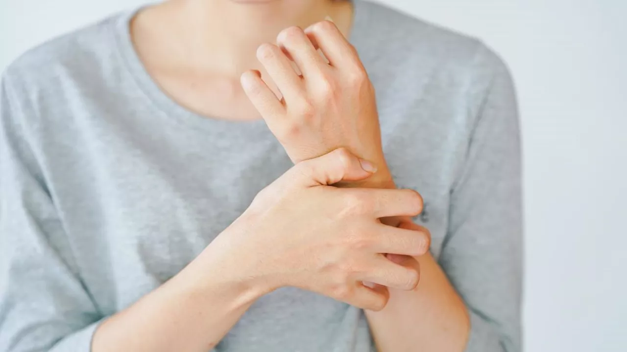 Le terapie per la dermatite atopica, il cambiamento climatico «fa male» anche alla pelle: in aumento i casi di eczema