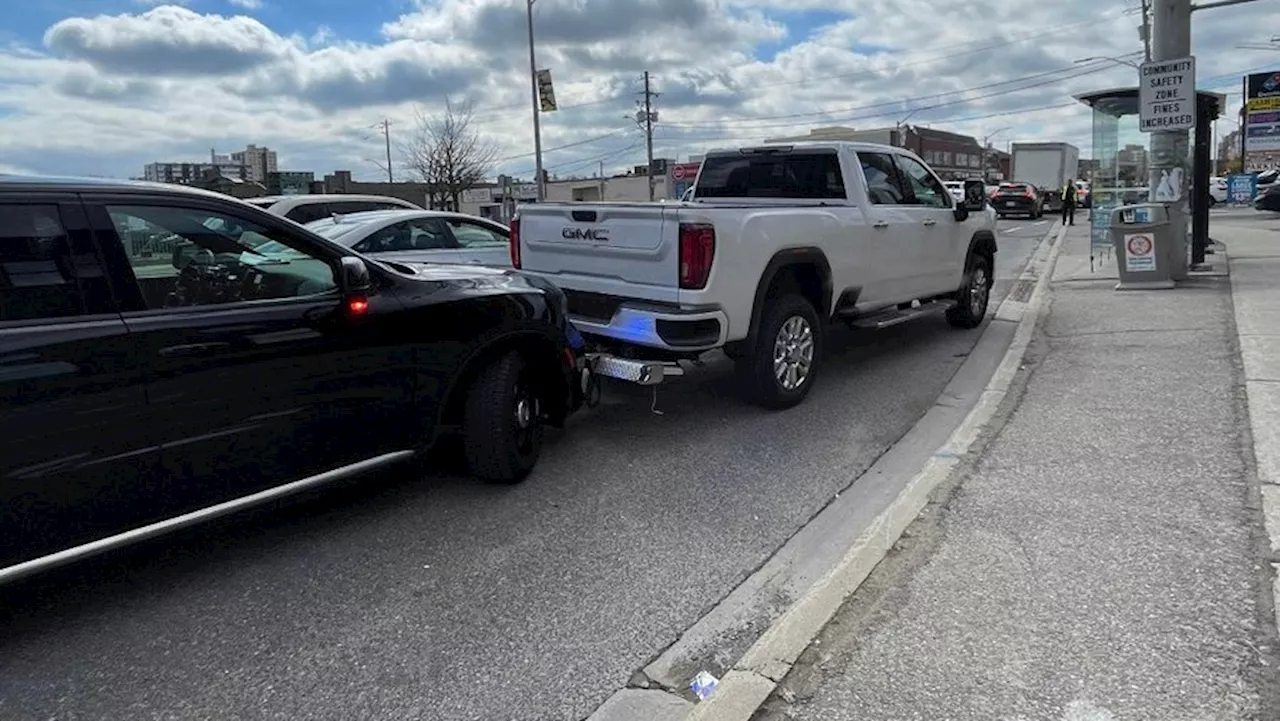 'Unacceptable behaviour': Ontario tow truck driver caught going 100 km/h over speed limit