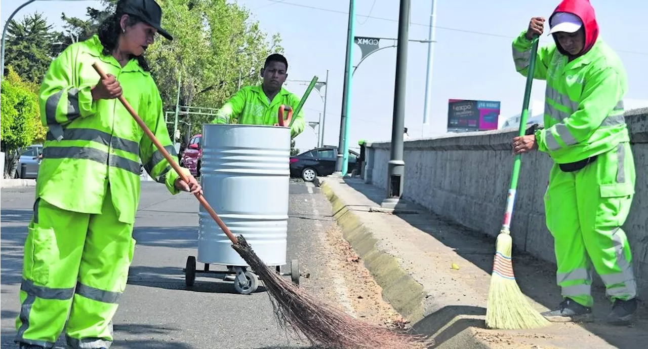 3 historias de trabajadores que todos días limpian la CDMX