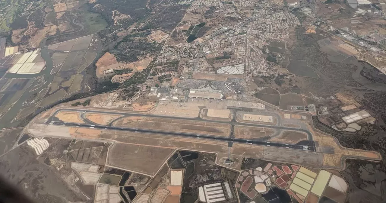 Passengers stranded in Faro after flight diversion