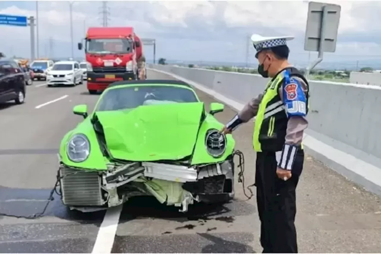 Usai Porsche Ditabrak Xpander, Di Tol Kejapanan-Sidoarjo Porsche Tabrak Grand Livina, Begini Kronologinya