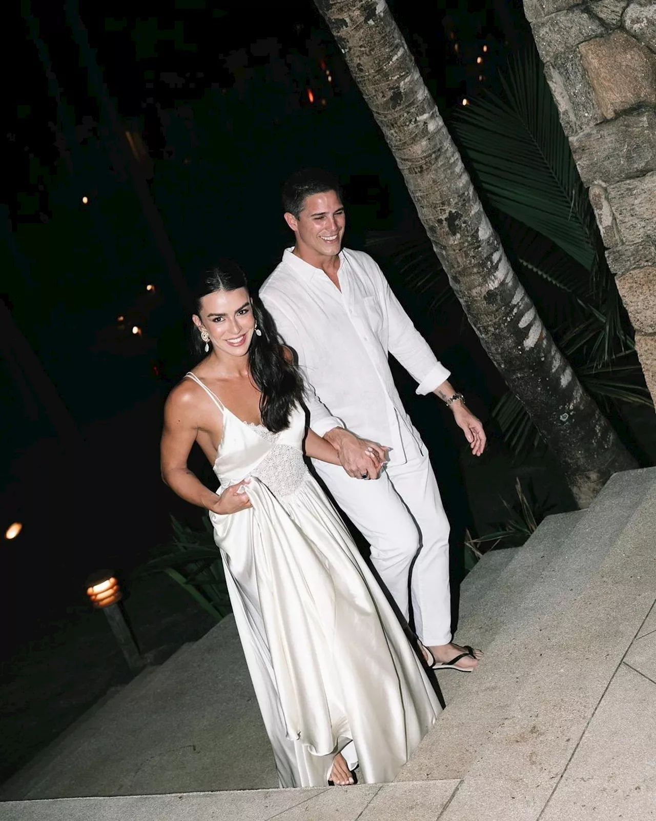 Romulo Arantes Neto e Mari Saad fazem luau pré-casamento. Veja fotos