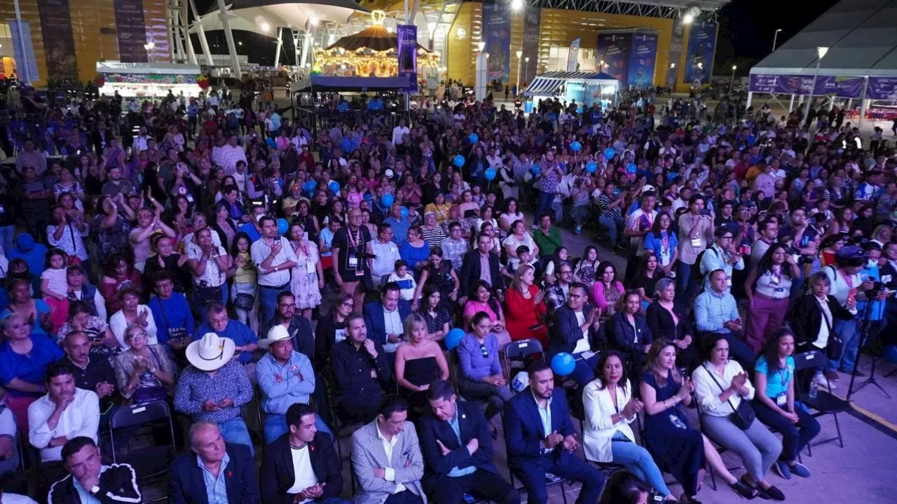 Así se vivió el primer día de la Feria de las Fresas