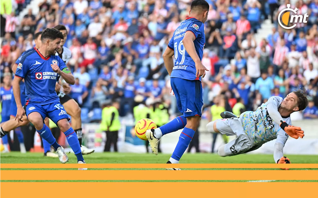 Portero del Necaxa realizó la atajada de la jornada ante Cruz Azul